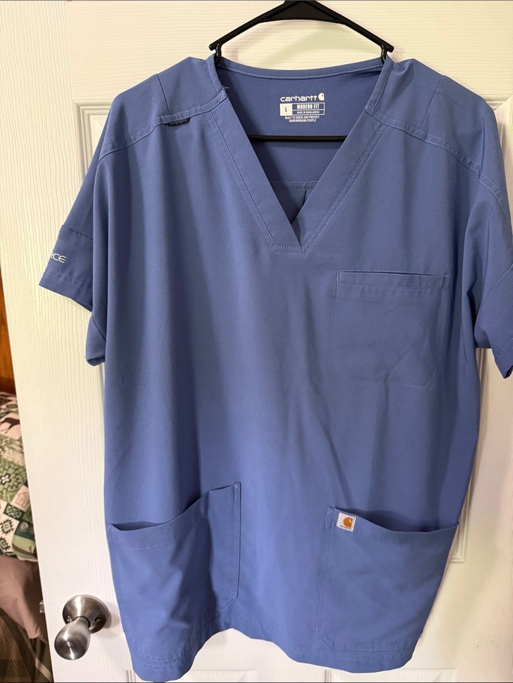 CARHARTT WOMEN'S CROSS-FLEX OVERSIZED V-NECK SCRUB TOP and JOGGER SCRUB PANTS